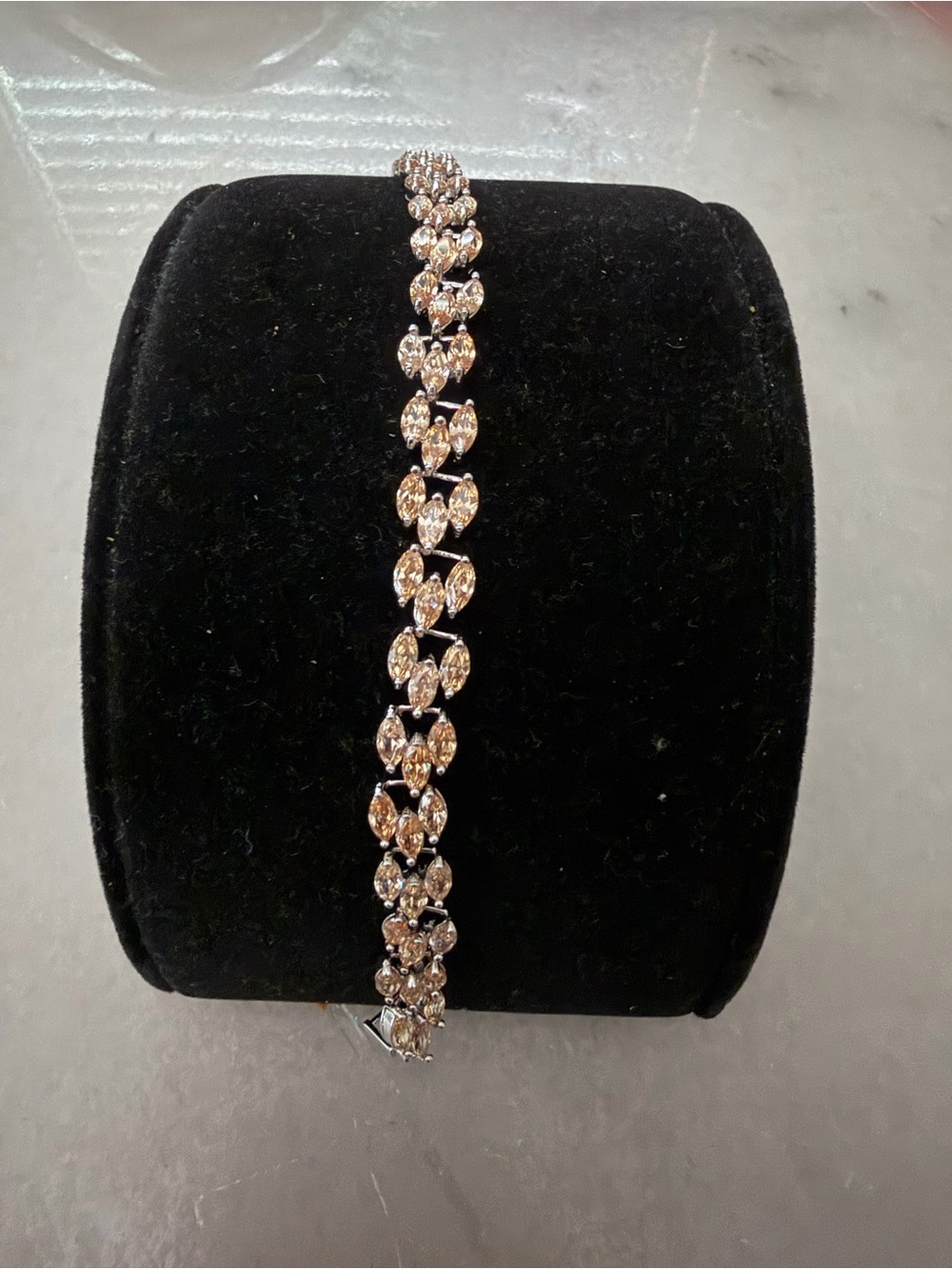 Women’s cz Tennis Bracelet - Elegant Sparkle